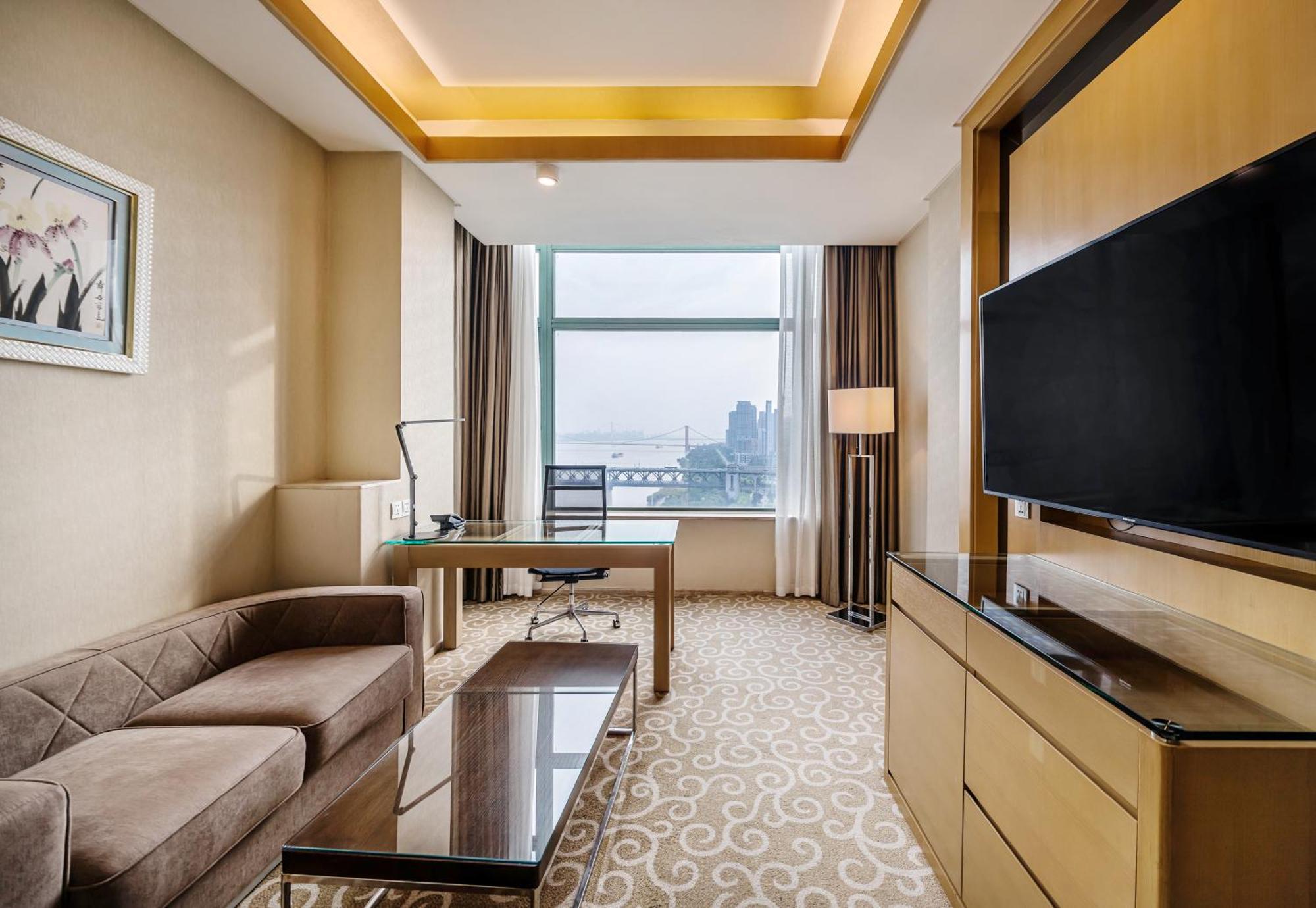 โรงแรม Riverside By Ihg